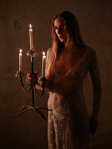 One minor inconvenience away from turning into a haunting spirit…

✨🖤✨

📸 @sunnlover_photography 

#fantasyinspired #cinemati...
