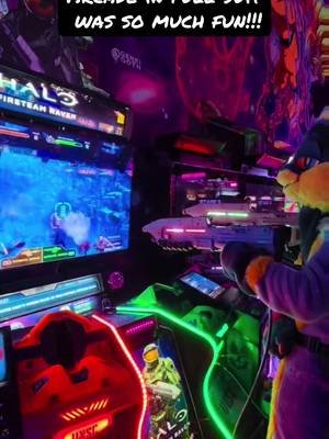 Fullsuiting in the arcade and found a halo game!!!! Was so much fun #fursuit #furrystreamer #fursuiting #furrycommunity #furry 