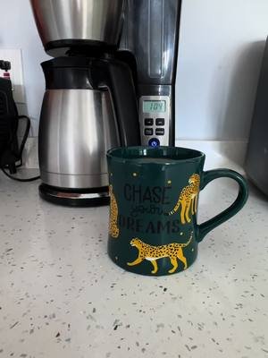 Welcome to Bite Club a new series all about food! We’re kicking off the network just how we kickoff the day- with coffee. This has to be our all-time favorite coffeemaker because it keeps it HOT but stays cool to the touch, has a bunch of features, and an unbreakable carafe. What can we say? She’s the real MVP. #biteclub #amazonfinds #homeofficeessentials 
