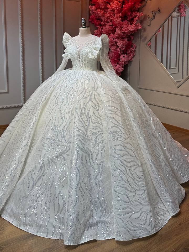 Wedding dress product image (1)