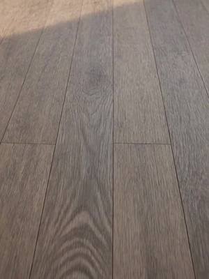 Balsan Elite Looselay Acoustic 55 - Colorado Smoked - £29.95/m2. Quiet underfoot, luxe look, and easy lay that pops in any modern pad 🎧. Perfect for home offices and chill zones — feels premium without the faff. - Click the link in our bio to shop now! 🛍️ #Flooring #Looselay #AcousticFloor #ColoradoSmoked #HomeOfficeFlooring #ChillZone