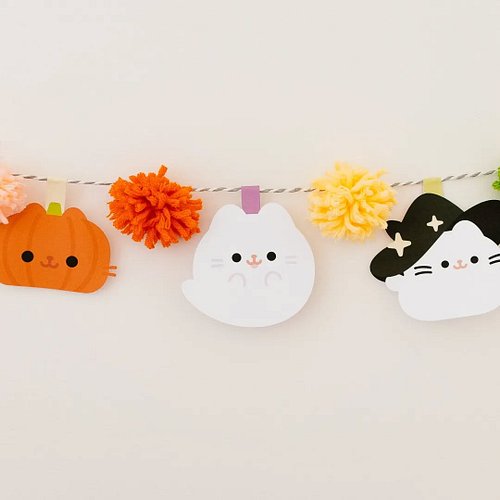 I'm happy to see others showing an interest in my spooky garland design. Thank you 🥰

You can still download it on my website...