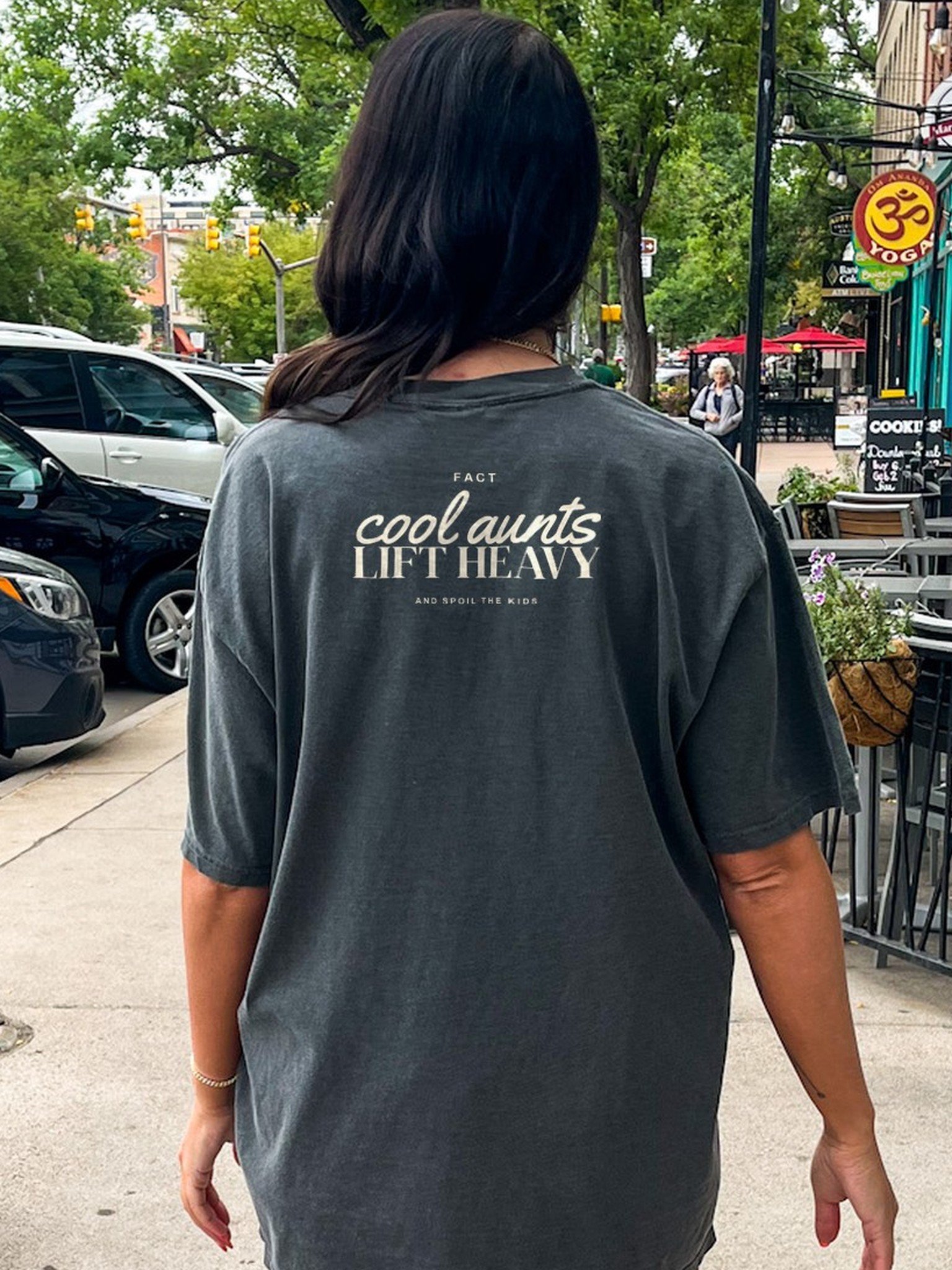 Cool Aunts Lift Heavy Oversized Gym Tee | Pump Cover product image (1)