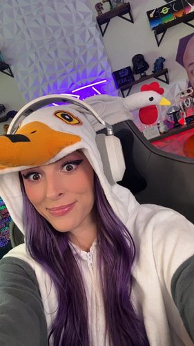 I could NOT find my words 🥲

#twitchstreamer #gamergirl #streamerforyou #streamerfails #funnystreamer