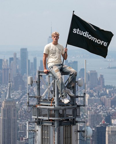 some people wait for the opportunity.
others climb the building. 🏙️🏴‍☠️

No Risk No Glory Tee.