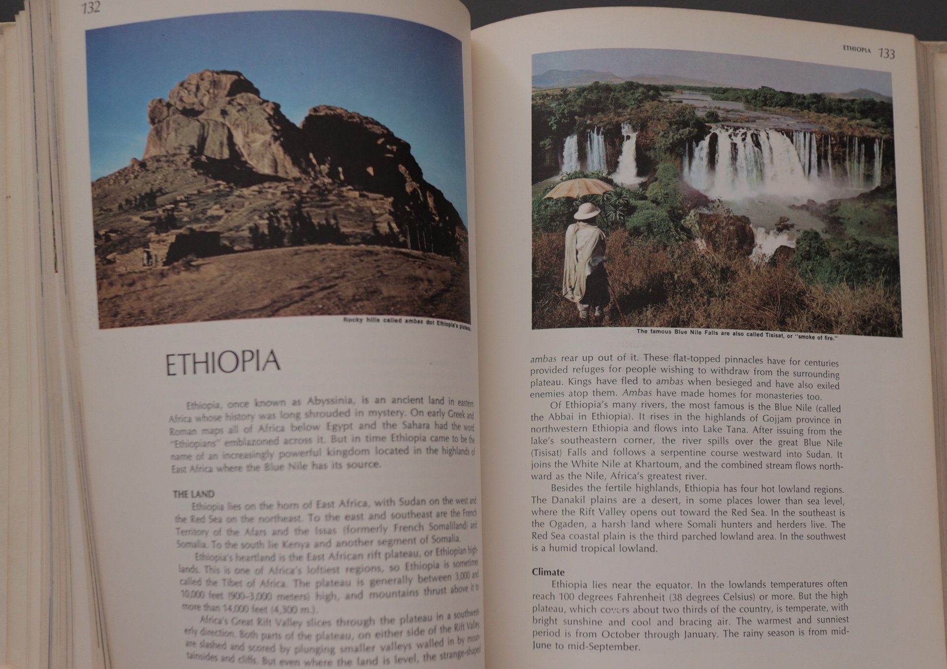 مجلد من المجلة الشهيرة Land and People 1972 product image (4)