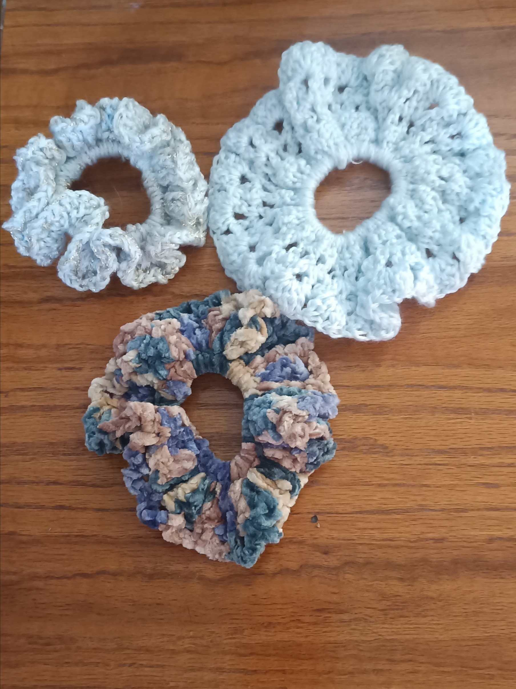 Set of 3 scrunchies product image (2)
