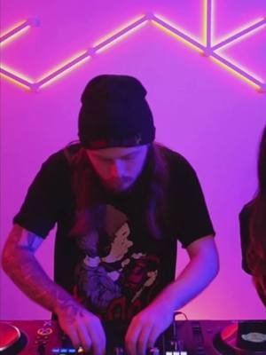 NEUROWARD mode: FULLY ACTIVATED 🧠⚠️ Back on stream with SLOMPE and it was absolute pressure from start to finish. Heavy neurofunk, zero mercy.  Catch the chaos live on Twitch 👉 https://www.twitch.tv/char_dnb Support the stream 👉 https://ko-fi.com/char_dnb Turn notifications on, this energy doesn’t stay contained. #NEUROWARD #Neurofunk #DrumAndBass #DnB #NeuroDnB  