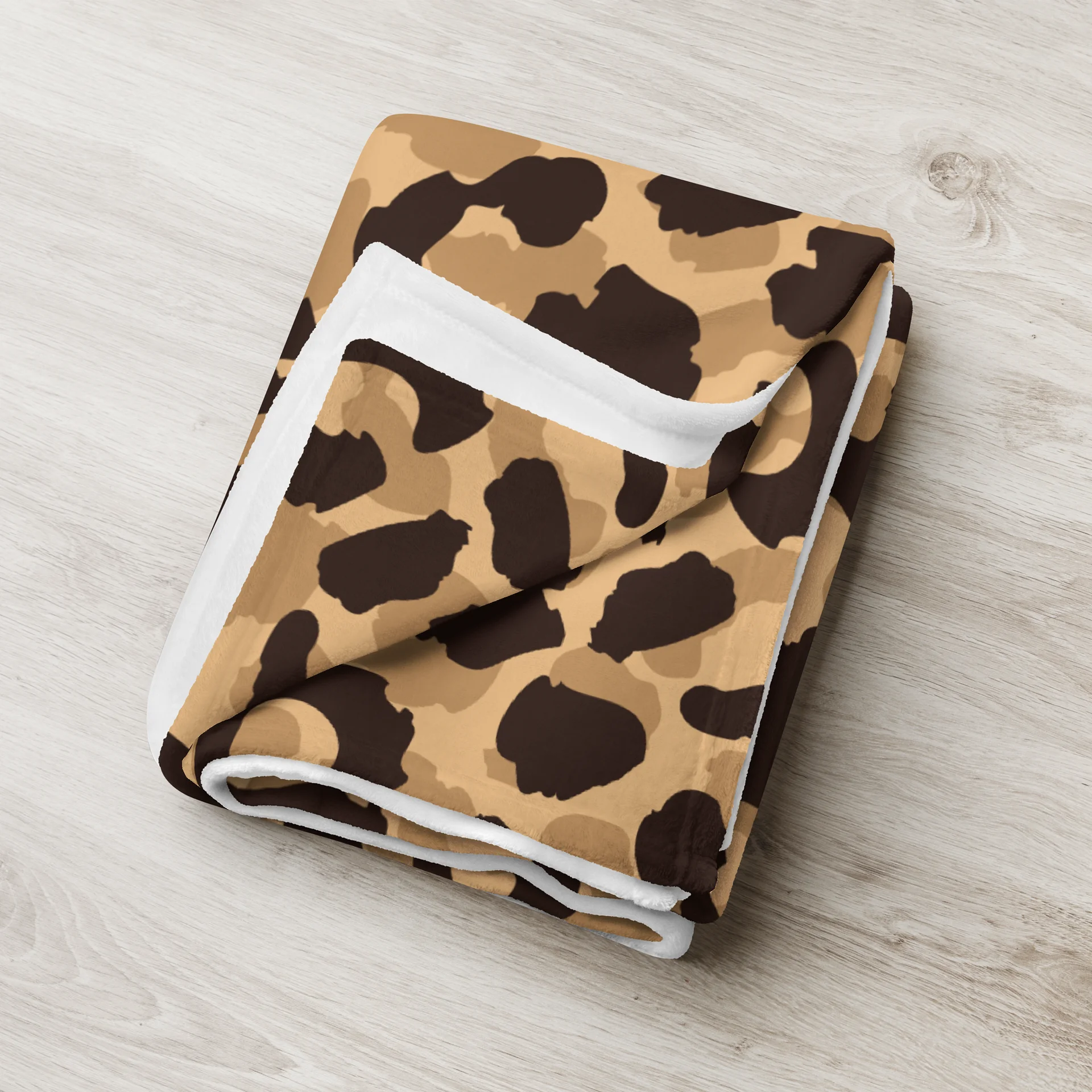 Cozy Throw Decorative Blanket with Bold Leopard Print product image (3)