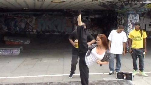 Throw back to the commercial we did for Yellow Pages. Live in London 🎉🔥
#trickshot #girlswhokick #splits #standingsplits