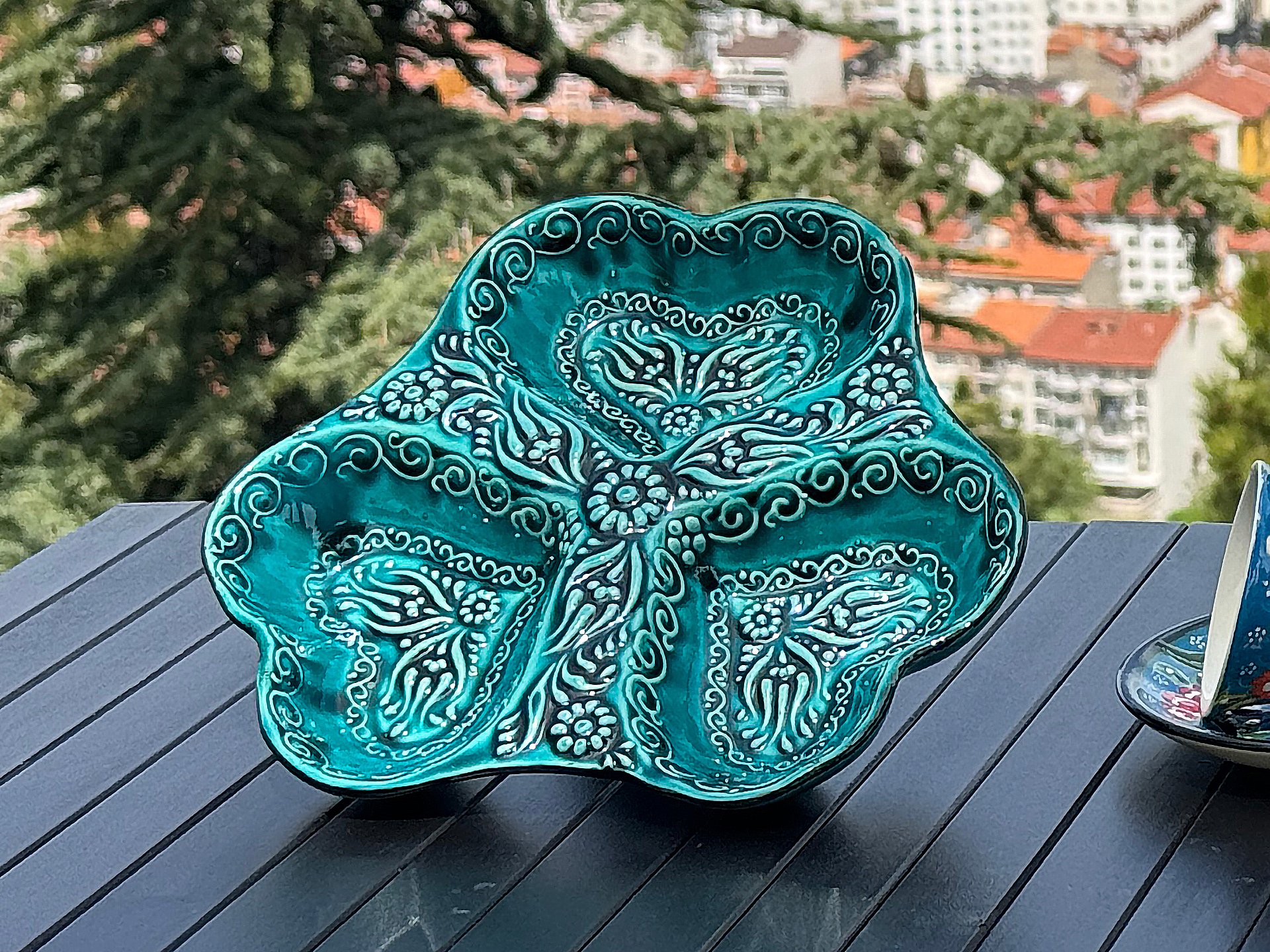 Ceramic snack dish (hearts) — handmade pottery product image (2)