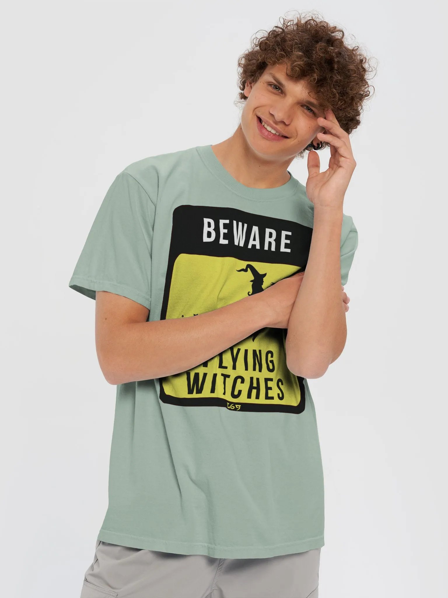 BEWARE FLYING WITCHES product image (57)