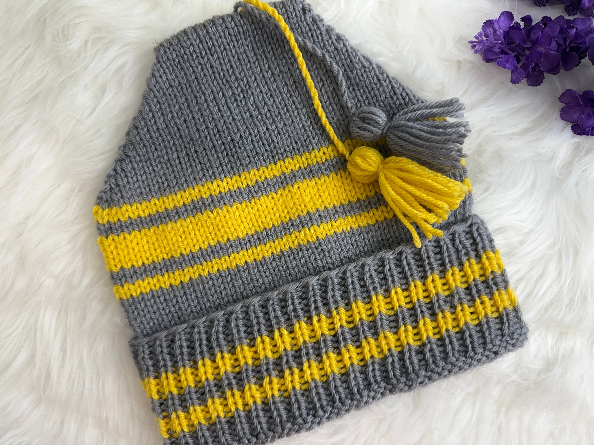 Golden Striped Knit Beanie Pattern product image (6)