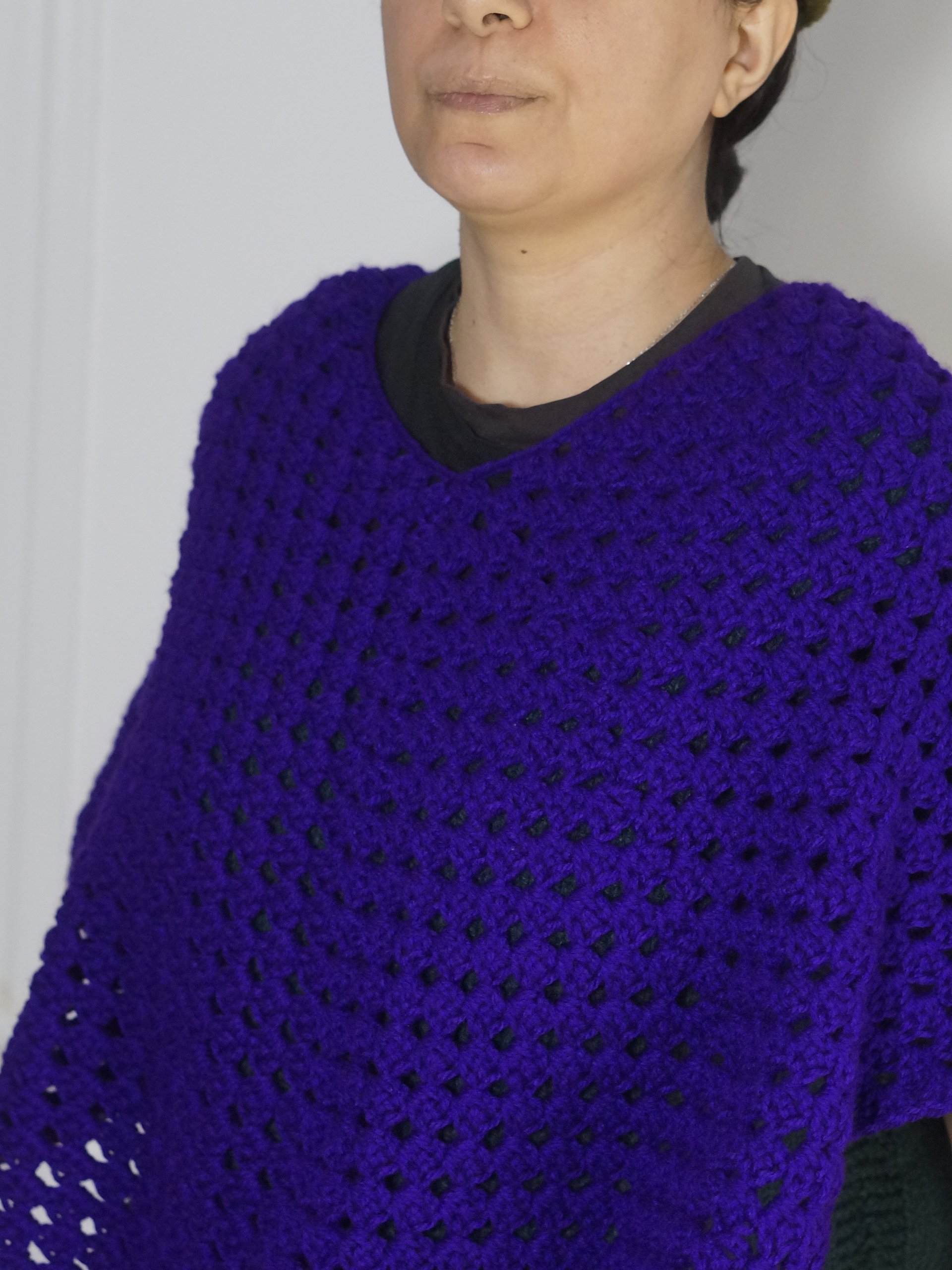 Easy granny stripes poncho pattern product image (1)