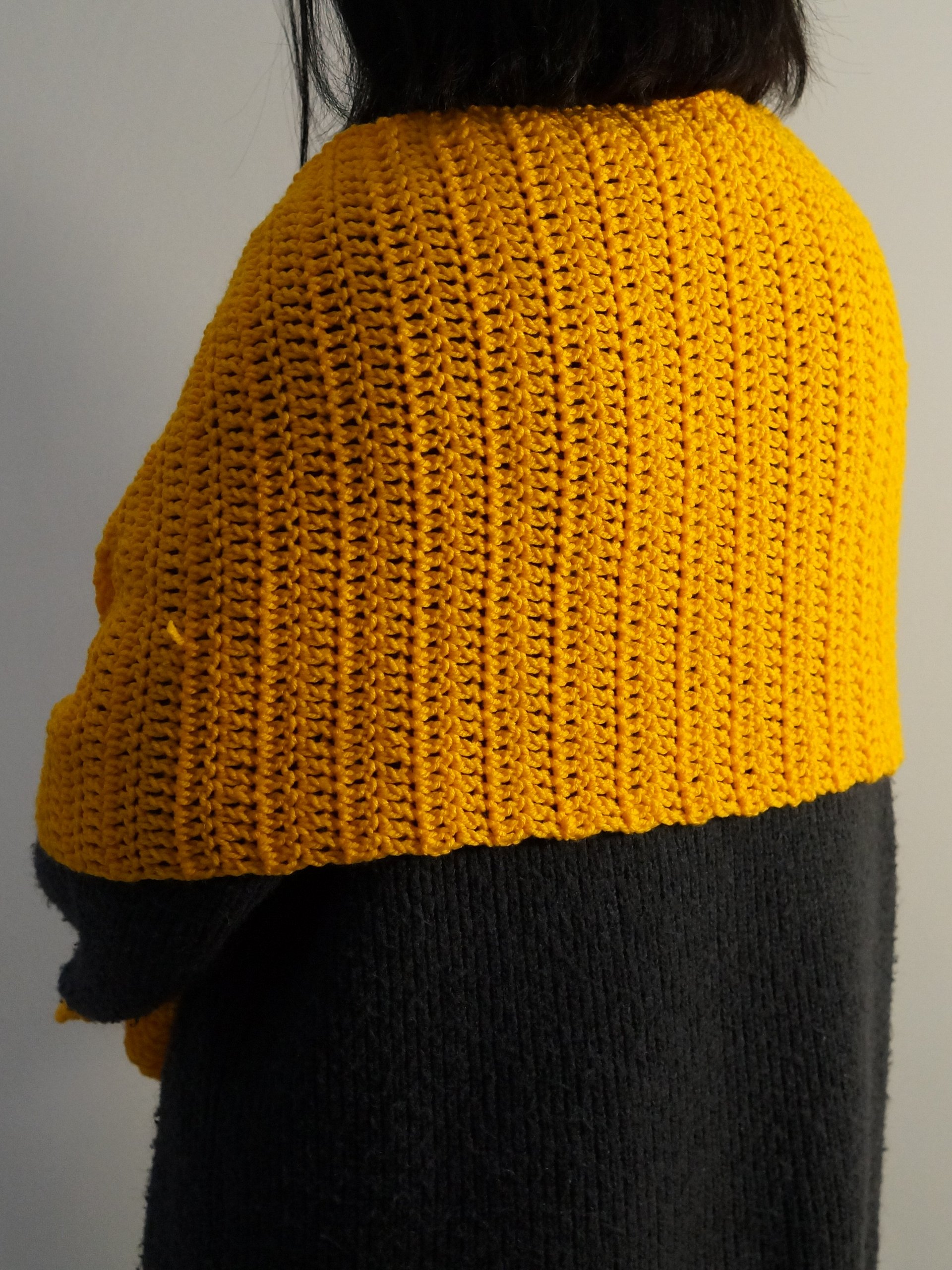 Shawl with pockets crochet pattern product image (2)