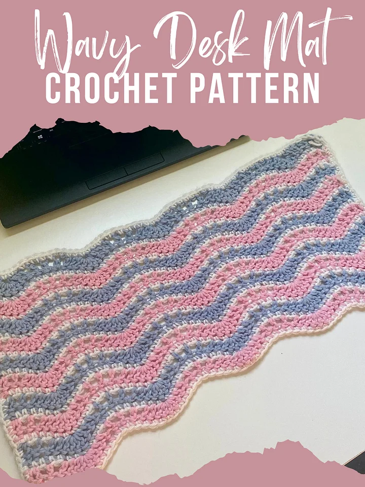 Wavy Desk Mat *Pattern* product image (1)