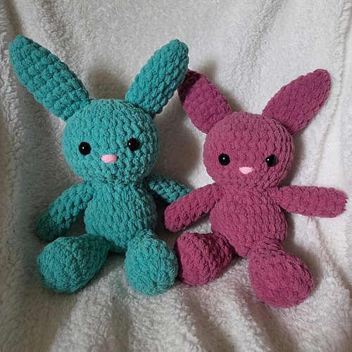 I added a couple more colors of bunnies to my inventory for @theoffmarket ! Come see me at @summitparkblueash on Saturday 6/1...