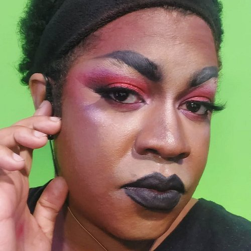 Instagram doesn't like it when I don't post reels but I'm a rebel so here's a pic of me leaving no crumbs.

Don't look at the...