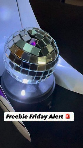 🎉 🎁 It’s FREEBIE FRIDAY! 🎁 👟🧦

Having a Sneaker Ball or Sneakers & Crazy Socks Kickback and need a fun centerpiece idea?

Thi...