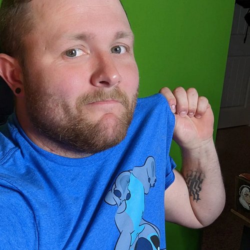 Me and stitch, we tried. How was your day? Live now on twitch!