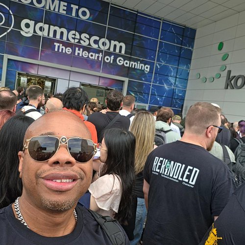@gamescom was a long time coming...TREMENDOUS scale & feel.  Very cool gaming scene for my 1st experience. #Gamescom