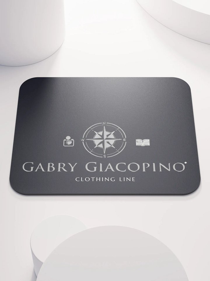 Tappetino per Mouse Gabry Giacopino Clothing Line ELEGANCE – Stile e Precisione sulla tua Scrivania product image (1)