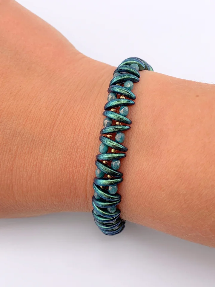 Beading Pattern - Classy Crescent Bracelet product image (1)