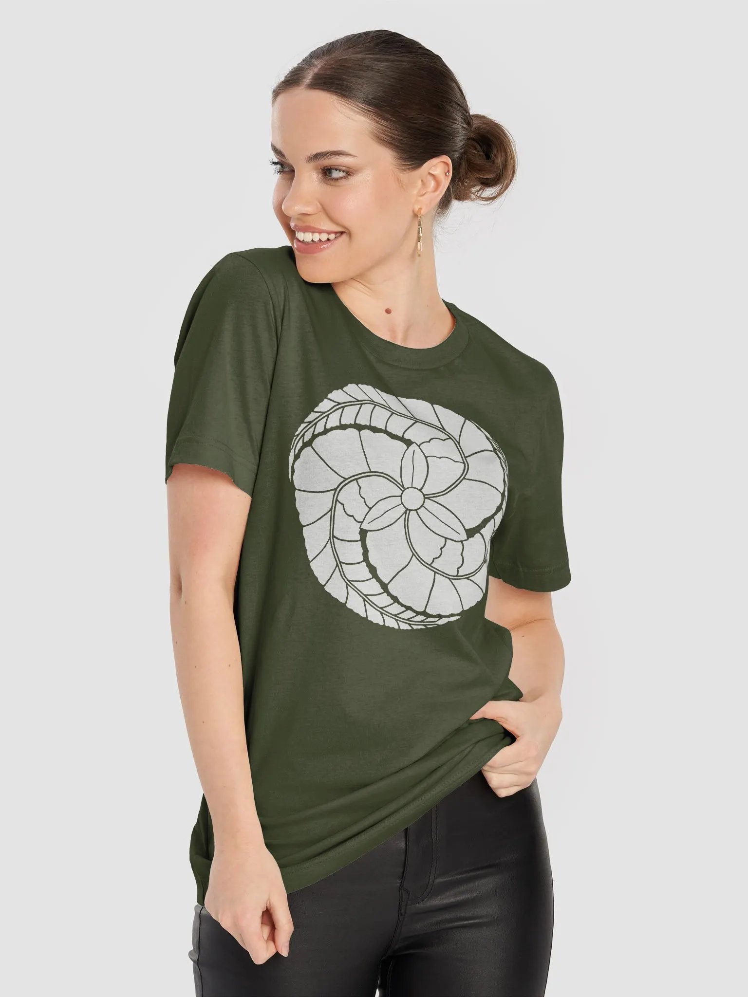 Kuroda Clan Mon Premium Soft Tee product image (3)