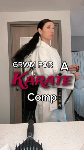 GRWM for a Sport Karate competition! 🥇🫶 

#martialartist #sportkarate #grwmfortraining #athlete #blackbeltuniform