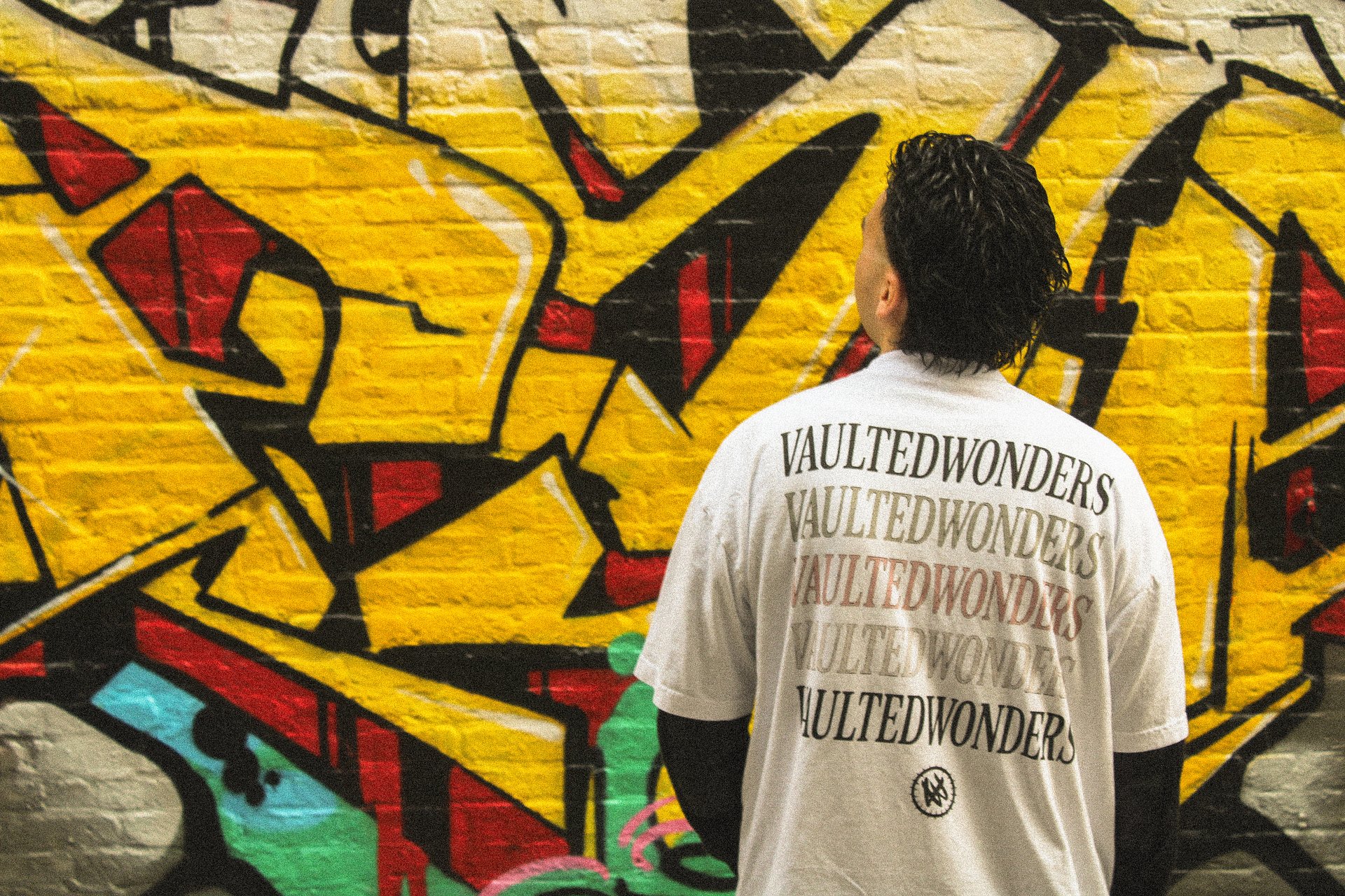 "Vaulted Girl" T-Shirt product image (6)