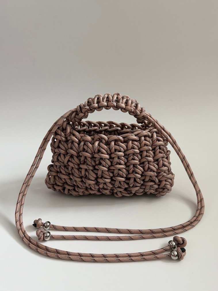 EMAN | The Easy Slouch Bag in Sand product image (1)