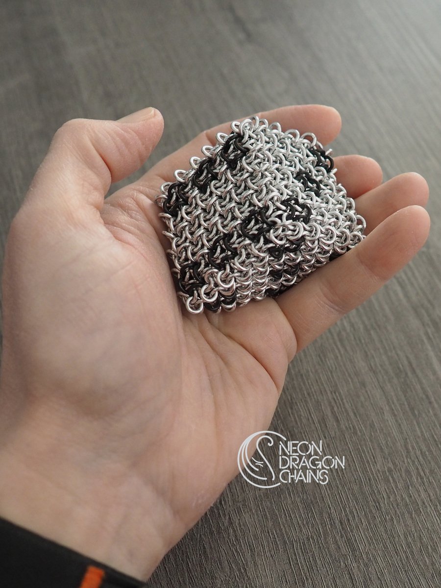 Chainmaille Jelly Cube Dice / Aluminum Version product image (5)
