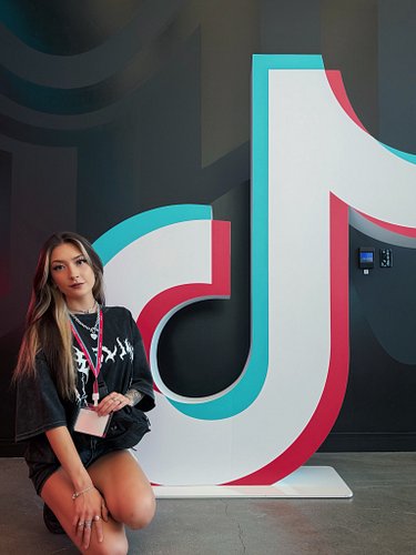 much ♡ @tiktok for having me at HQ in LA! 🎧 

It’s so cool to see how far TikTok live-streaming has come since I started on t...