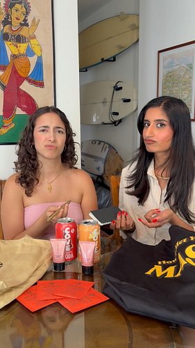 Trying to try everything in our swag bags 🤣

Thank you @fourthwall @covesoda @bareminerals @shazandkiks