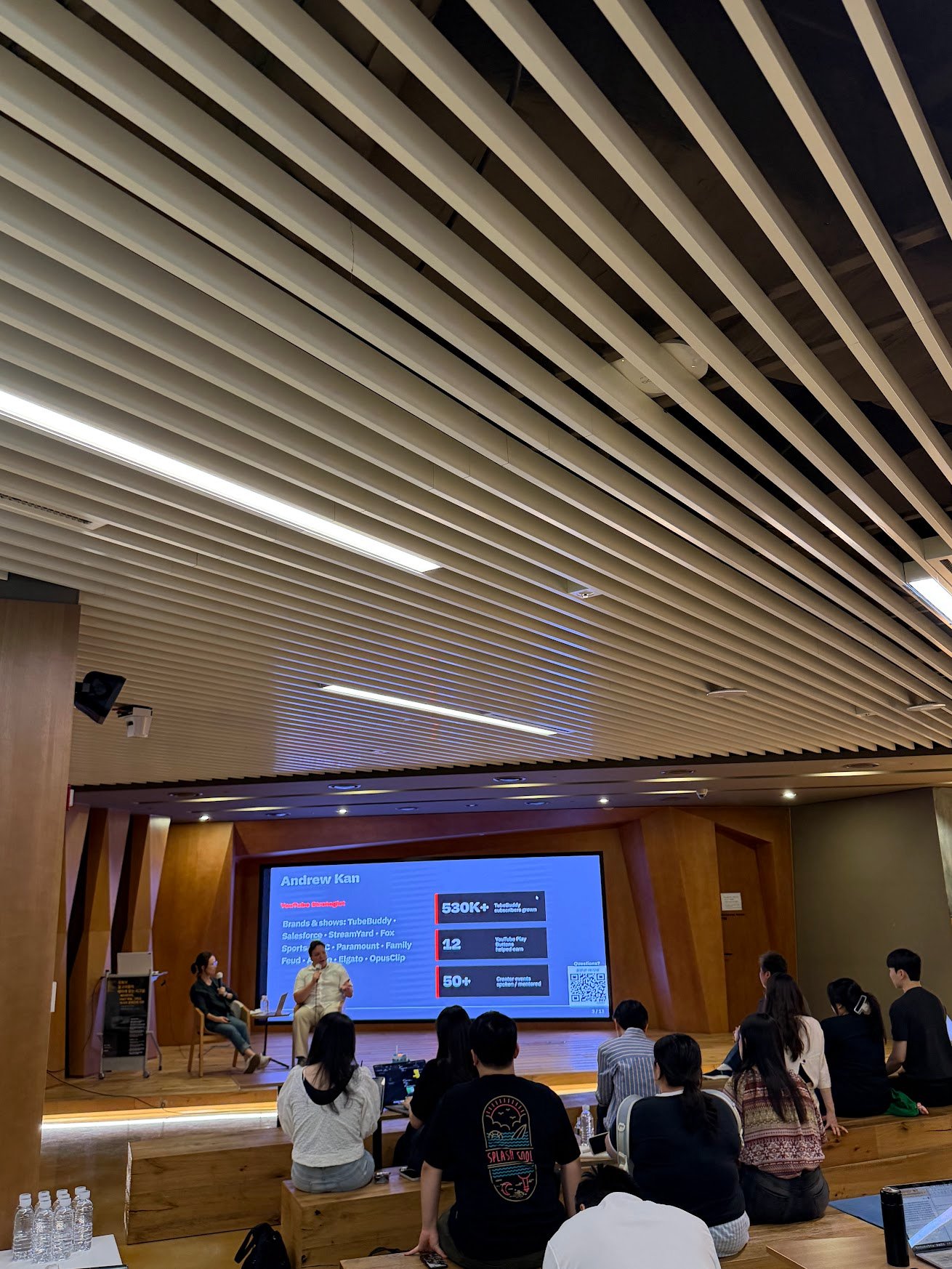 Andrew Kan presenting his YouTube strategy credentials at the 3rd SUITE Forum, Korea University