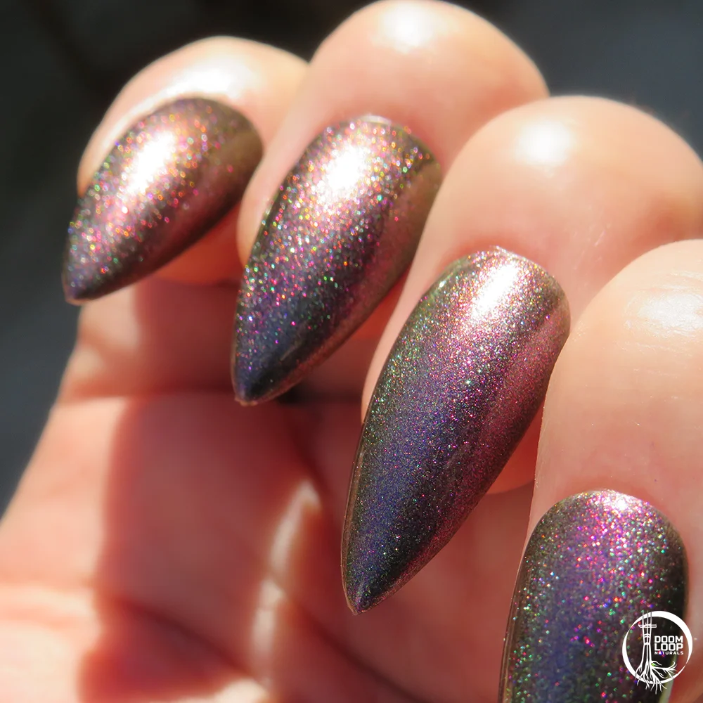 HEXEN THREAD - Violet Red Gold Multichrome Gold-Green Magnetic Nail Polish product image (5)