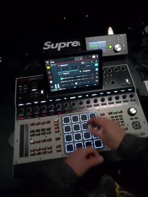 MPC XL cook up‼️ 🔊🔊🔊🔊🔊🔊🔊🔊 #akai #mvpofthempc #mpcxl #akaimpc #metaglasses 