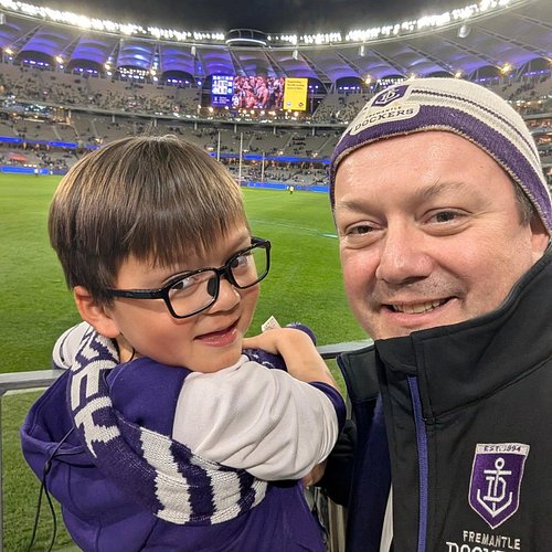 Friday night footy with my favourite teammate. 💜⚓

Nothing better than finishing the night with a Dockers win and a selfie wi...
