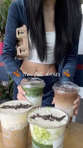 Fall drinks have entered the chat 🍂☕️

Currently deciding between the Caramel Banana matcha and Einspanner Latte 🤎

📍 Hanoi D...