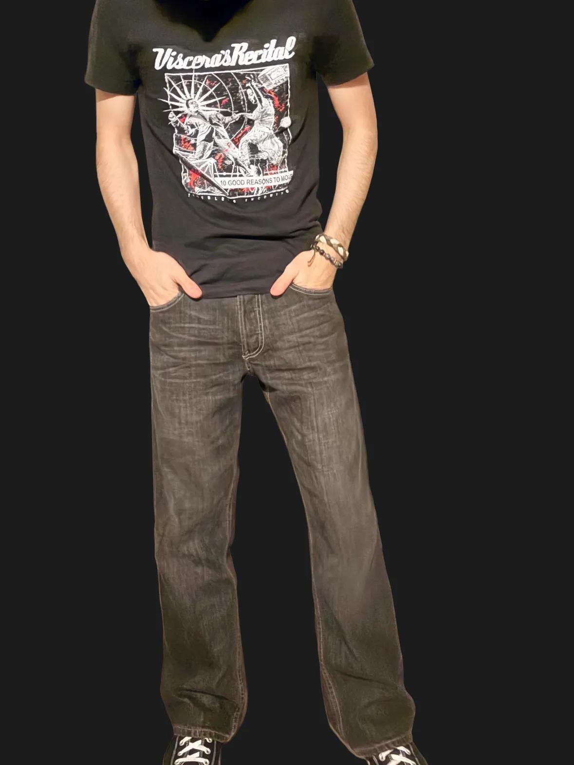 10 Good Reasons To Move T-Shirt product image (5)