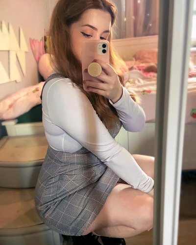 Loving this fit 🤍

.
.
.
.
#twitch #twitchstreamer #streamer #youtuber #gamergirl #gaming #pcgaming #nintendogaming #pcgamer ...