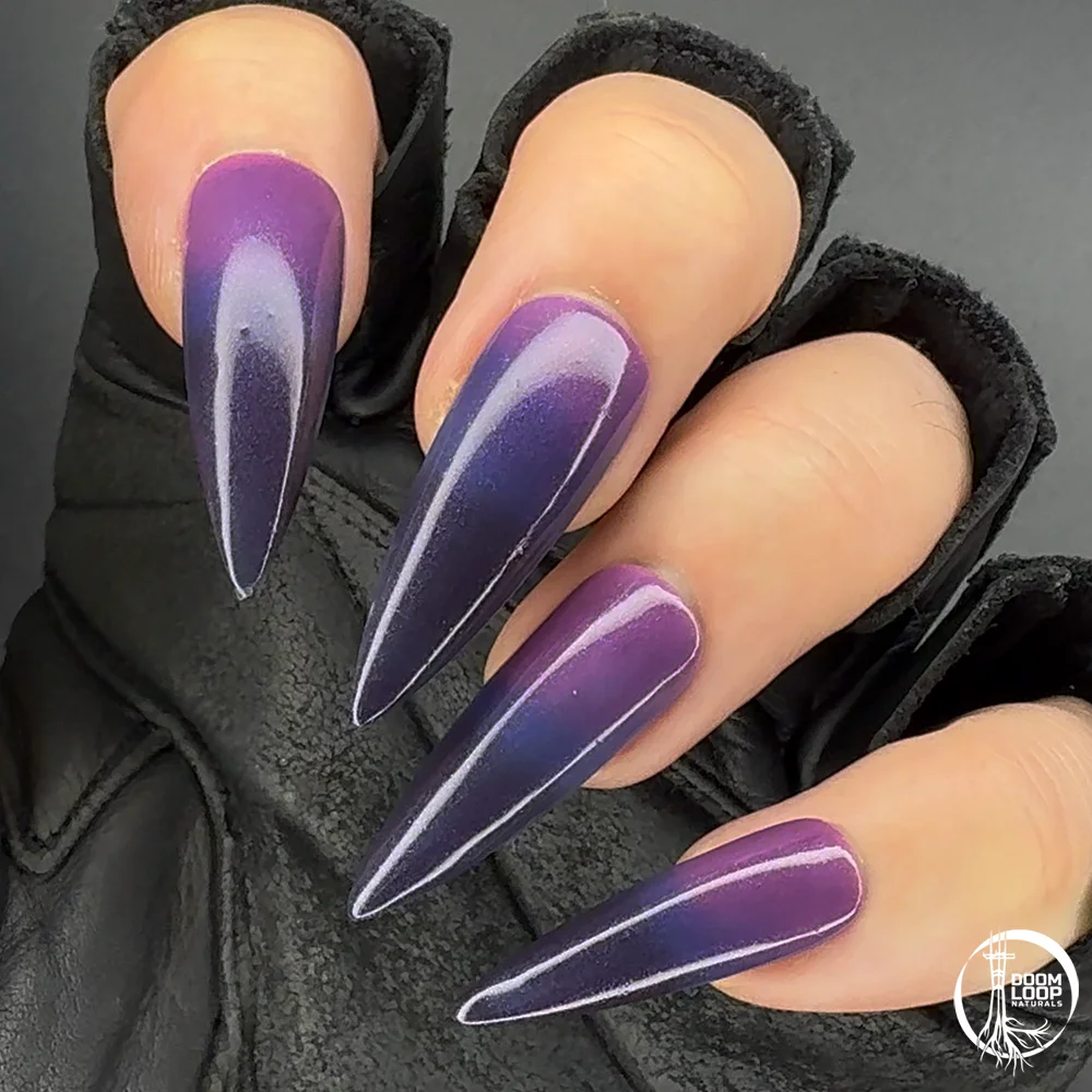 THE STRINGS - Black Navy Magenta Thermal Shimmer Nail Polish product image (9)