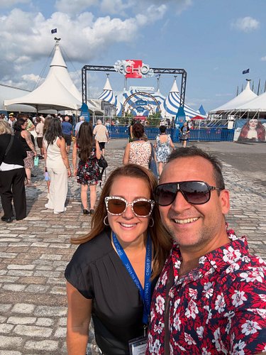 Domingo en Montreal con mi Valérie ❤️☀️ Hoy nos toca disfrutar de ECHO del Cirque du Soleil 🎪✨ ¡Con muchas ganas de ver el sh...