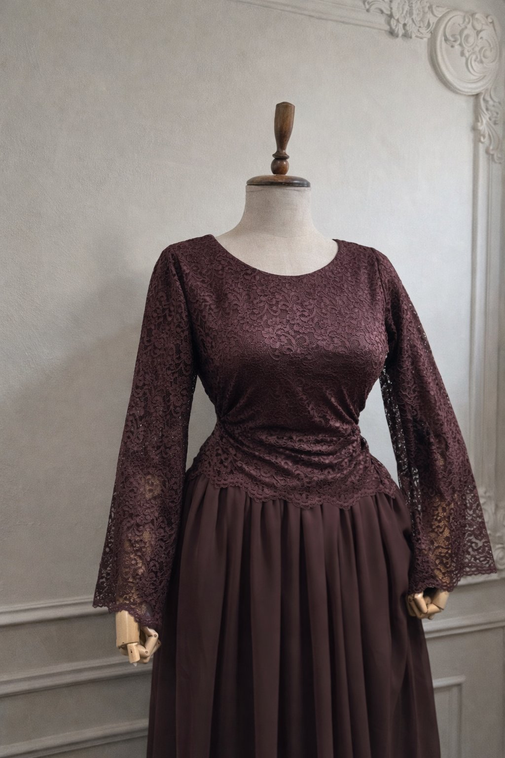 Luxury dress product image (5)