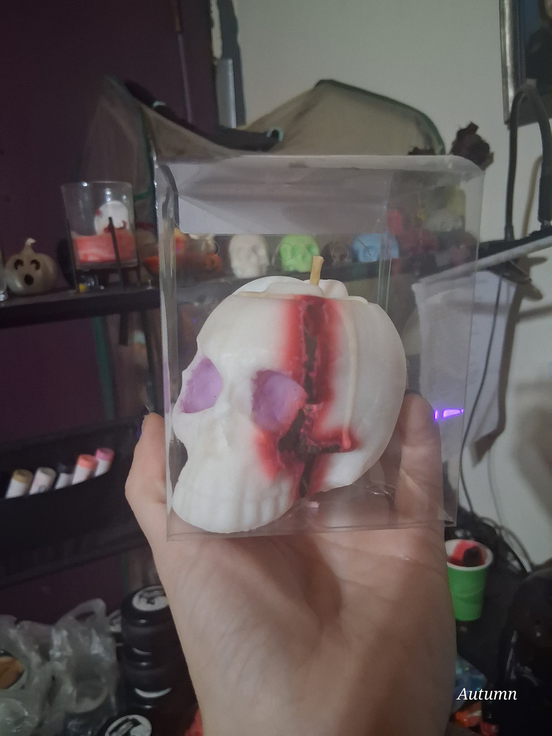 UV Reactive Skull Candle product image (3)