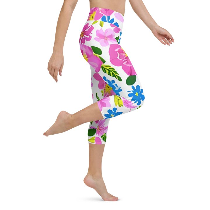 Floral Fusion Capri Leggings product image (1)