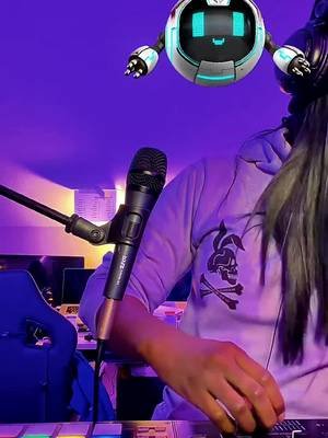 Too Close × I Love You 🎧 smooth blends only on Cafe Carbon. Would you run it back? #CafeCarbon #DJJCarbon #DJ #DJlive #TikTokLive #blend #DJmix