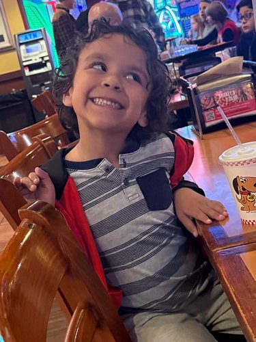💜Could he be any damn cuter???😎
That there's a 6th birthday grin!!!
#grandkidsarethebest #grandmalife #grandpalife
