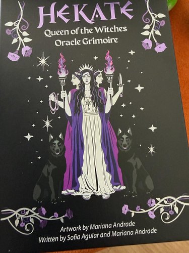 New deck by @queerdivine! I already love it so much. #hekatedeck #hekateoracle #elsanoincrível #felizano2026 #witchybusiness