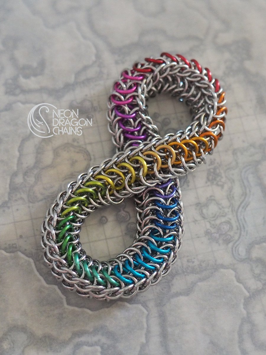 Mobius Fidget Toy / Rainbow Chrome product image (1)